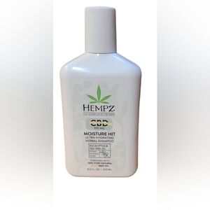 Moisture Hit Ultra Hydrating Herbal Shampoo Eucalyptus & Tea Tree